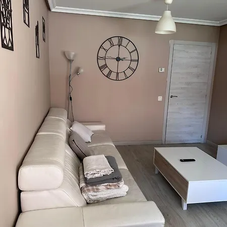 شقة Acogedor Apartamento En Con Parking اوفيدو