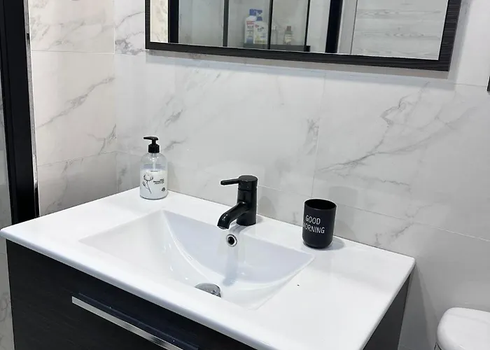 شقة Acogedor Apartamento En Con Parking *