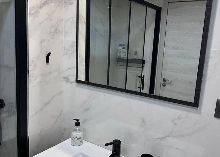 Acogedor Apartamento En Con Parking شقة