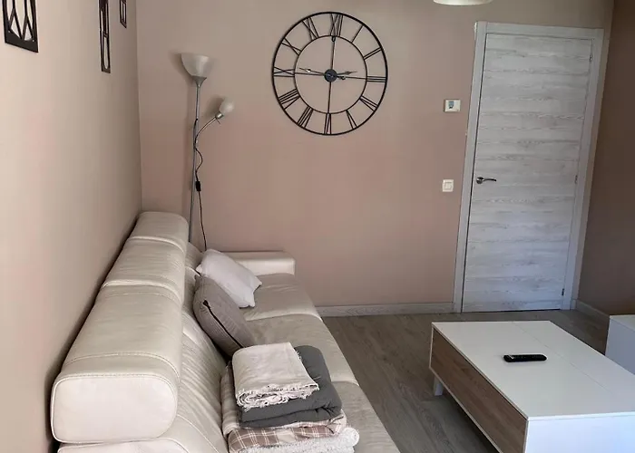 شقة Acogedor Apartamento En Con Parking اوفيدو